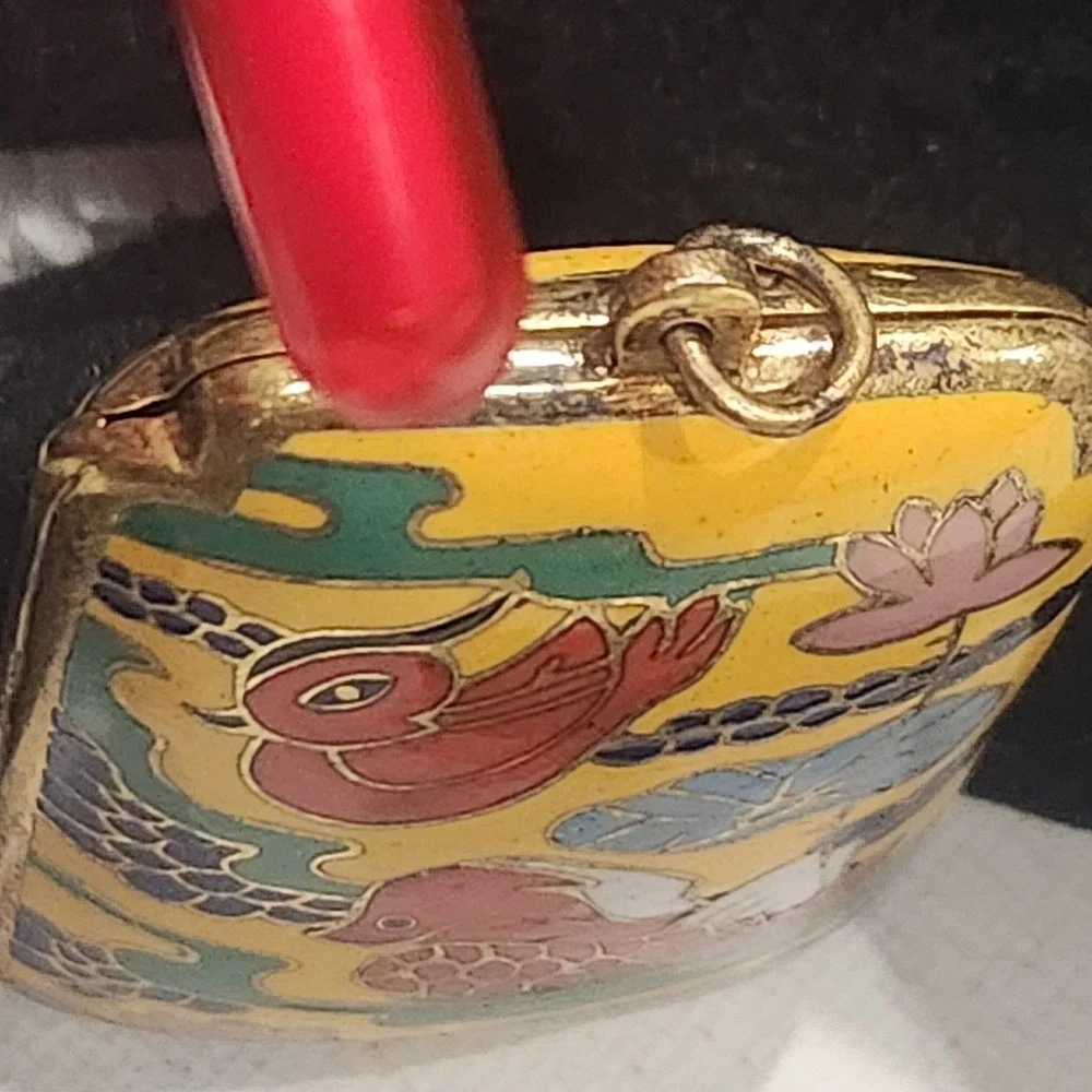 Vintage Cloisonne Locket Pendant Mandarin Duck Lotus Yellow Gold Tone - Picture 10 of 13